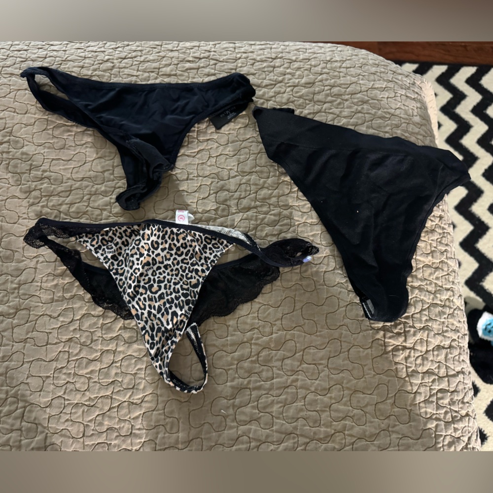 3 Black and Leopard Print thongs size medium